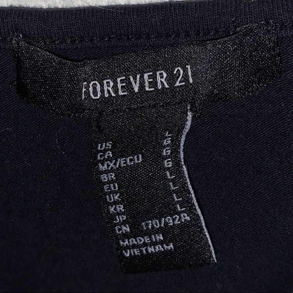 Black and white forever 21 strap crop top - Picture 3 of 5